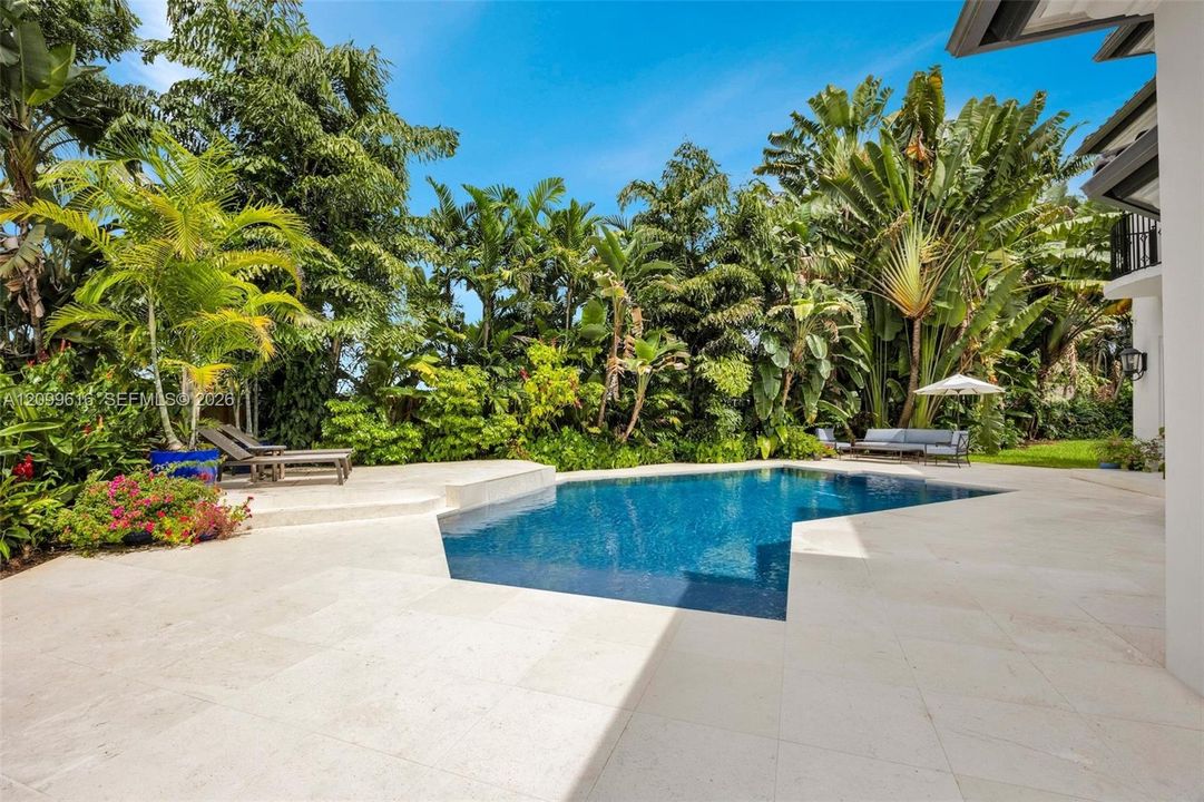 For Sale: $3,250,000 (5 beds, 5 baths, 4564 Square Feet)