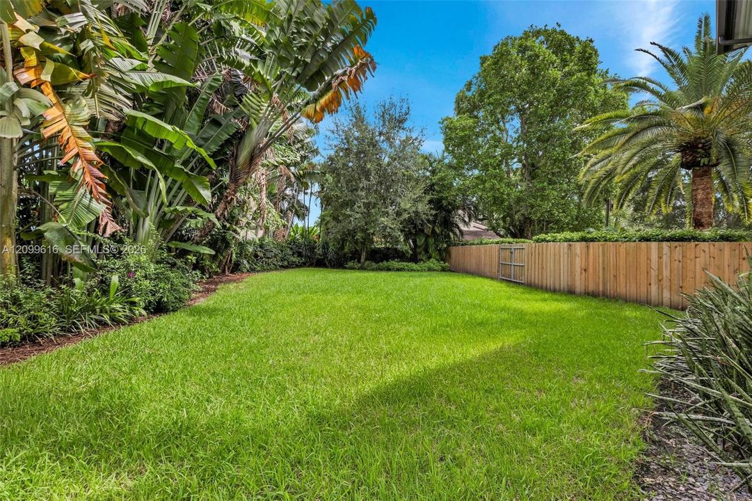 For Sale: $3,250,000 (5 beds, 5 baths, 4564 Square Feet)