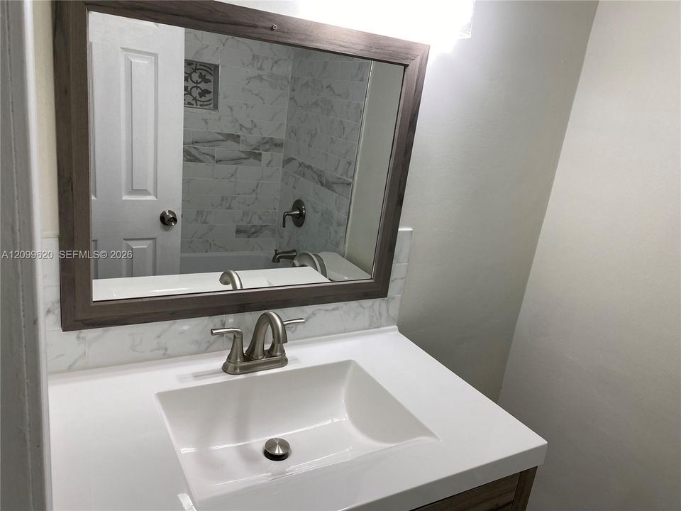 В аренду: $2,950 (3 спален, 2 ванн, 1301 Квадратных фут)