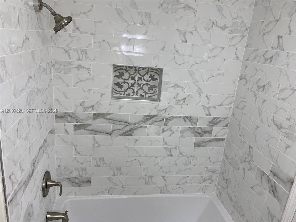 В аренду: $2,950 (3 спален, 2 ванн, 1301 Квадратных фут)