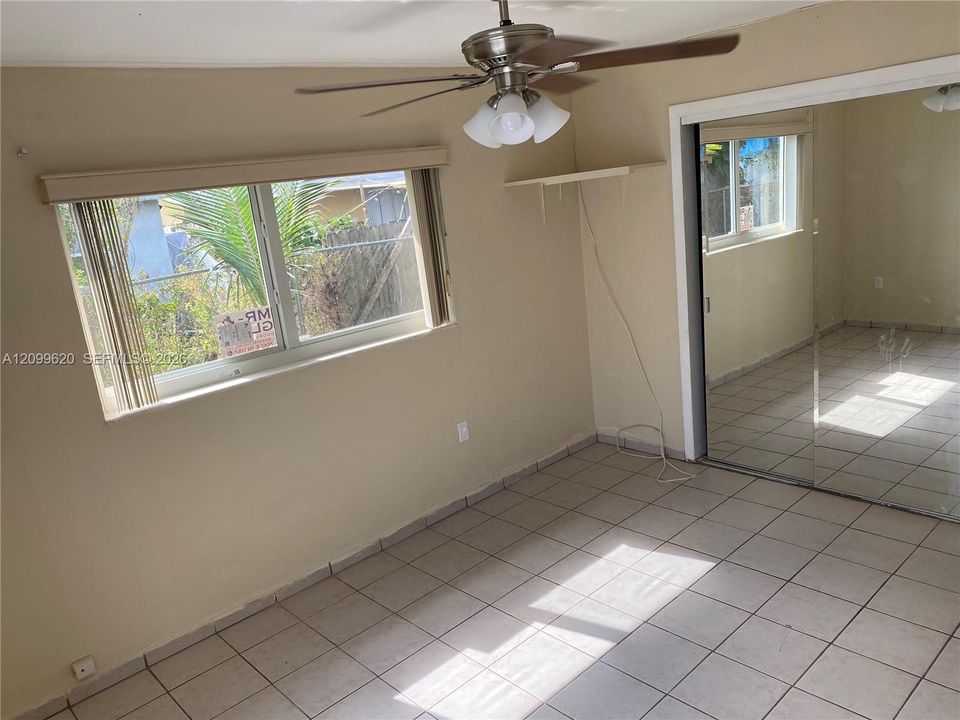 В аренду: $2,950 (3 спален, 2 ванн, 1301 Квадратных фут)