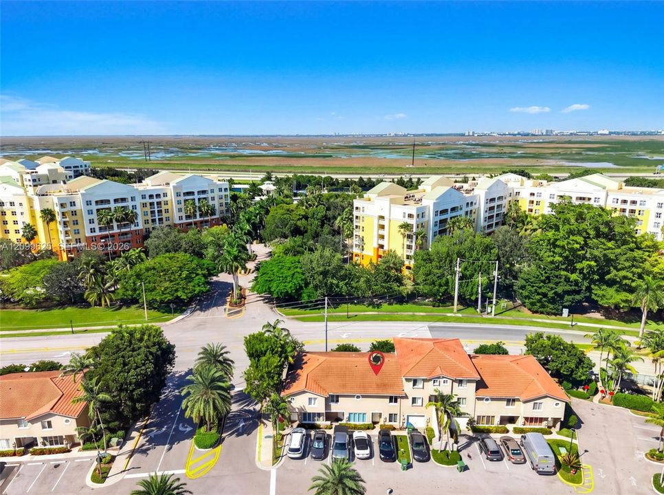 На продажу: $400,950 (2 спален, 2 ванн, 1158 Квадратных фут)