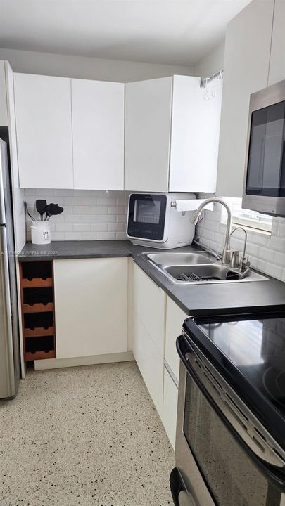 В аренду: $2,400 (2 спален, 1 ванн, 741 Квадратных фут)