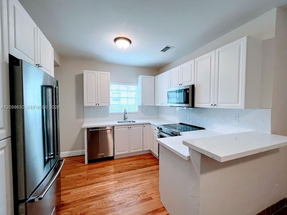 В аренду: $4,500 (3 спален, 2 ванн, 1497 Квадратных фут)