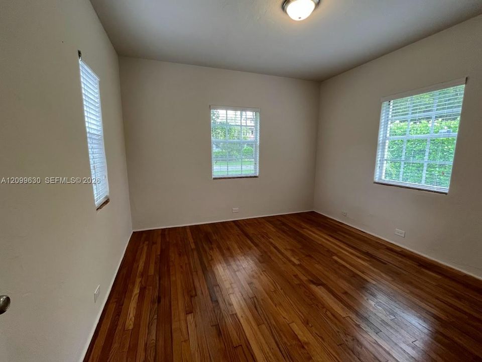 В аренду: $4,500 (3 спален, 2 ванн, 1497 Квадратных фут)