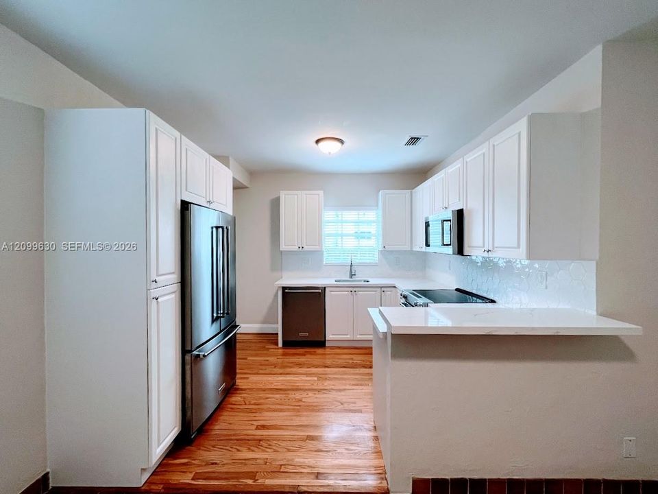 В аренду: $4,500 (3 спален, 2 ванн, 1497 Квадратных фут)