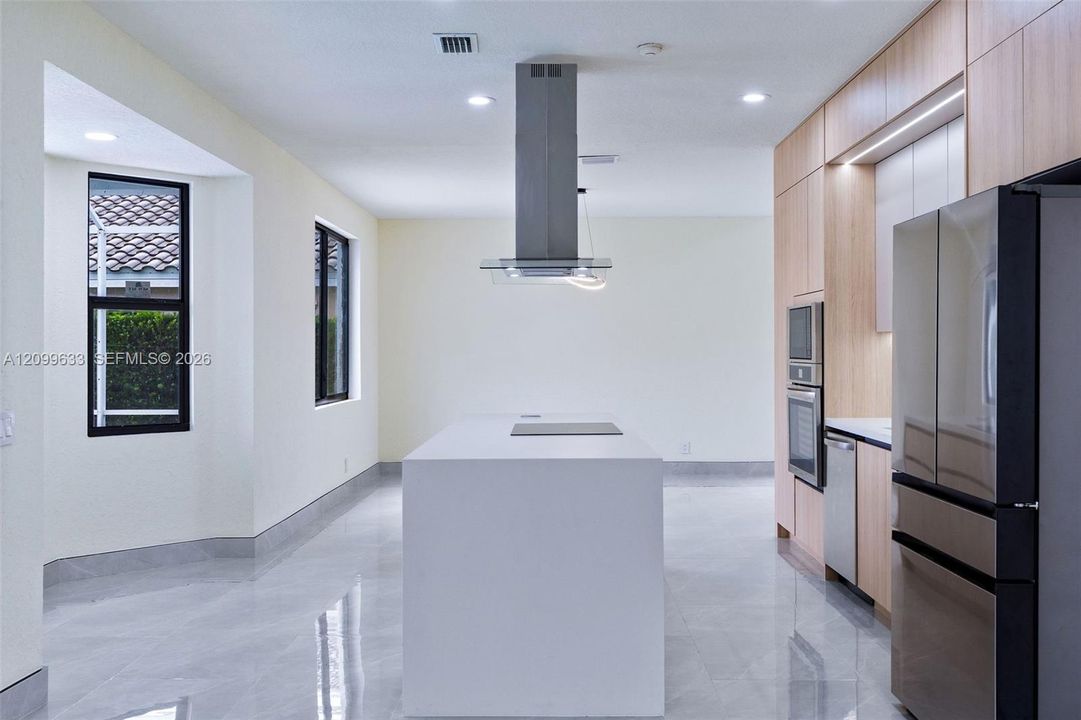 For Sale: $1,290,000 (4 beds, 2 baths, 2730 Square Feet)