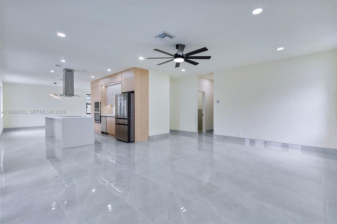 For Sale: $1,290,000 (4 beds, 2 baths, 2730 Square Feet)
