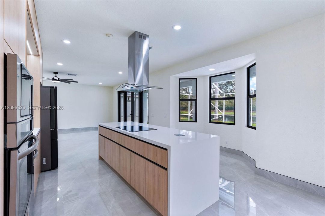 For Sale: $1,290,000 (4 beds, 2 baths, 2730 Square Feet)