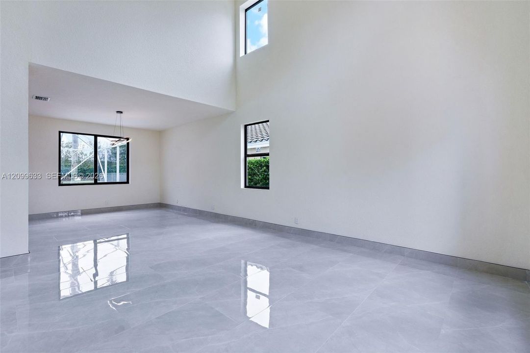 For Sale: $1,290,000 (4 beds, 2 baths, 2730 Square Feet)