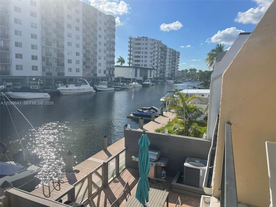 For Sale: $989,000 (2 beds, 2 baths, 1486 Square Feet)