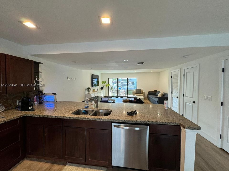 For Sale: $989,000 (2 beds, 2 baths, 1486 Square Feet)