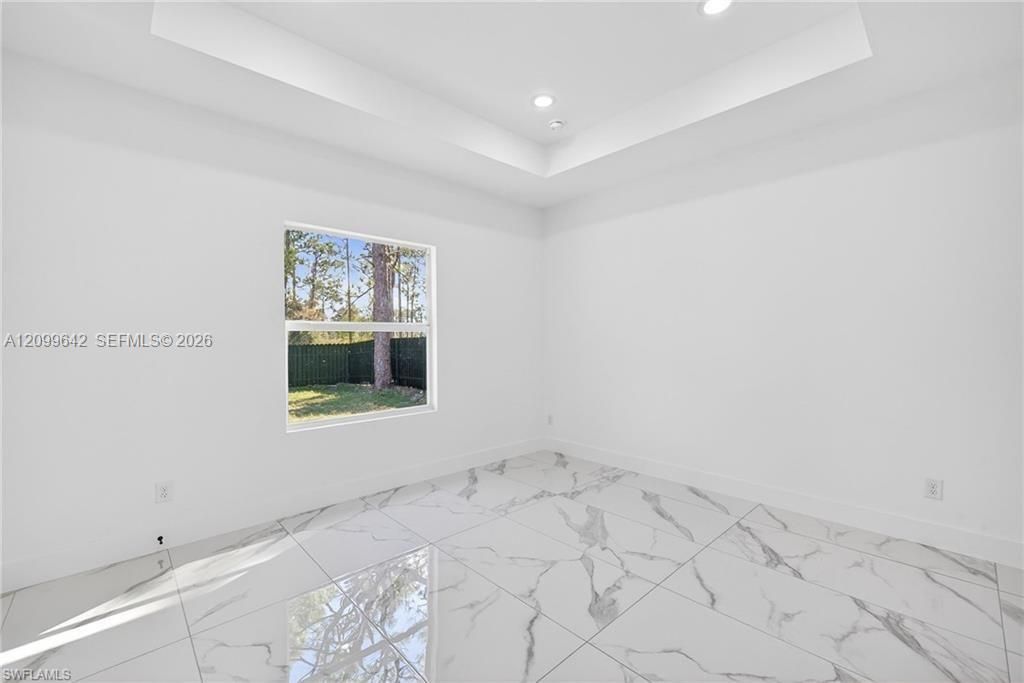 En Venta: $315,000 (4 camas, 2 baños, 1600 Pies cuadrados)