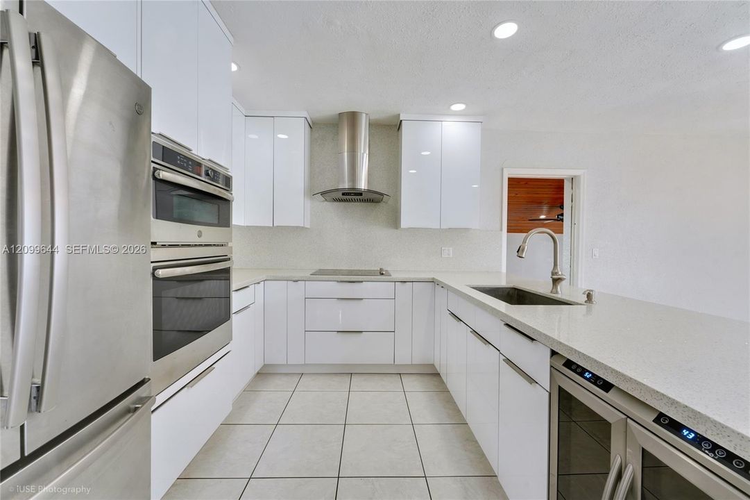 En Venta: $680,000 (4 camas, 2 baños, 1749 Pies cuadrados)