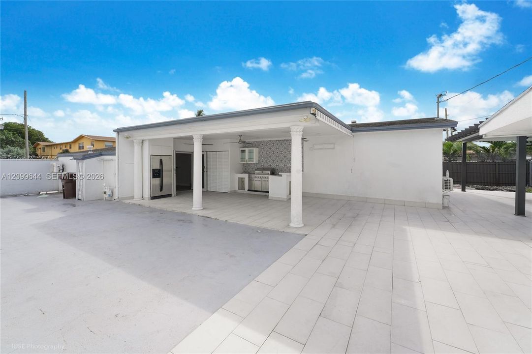 En Venta: $680,000 (4 camas, 2 baños, 1749 Pies cuadrados)