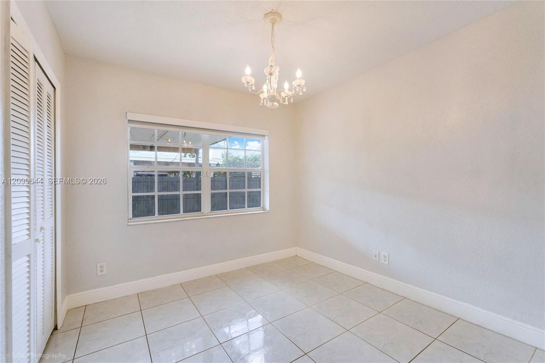 En Venta: $680,000 (4 camas, 2 baños, 1749 Pies cuadrados)