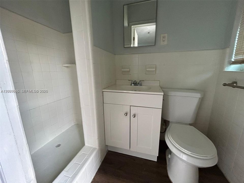 В аренду: $1,000 (0 спален, 1 ванн, 200 Квадратных фут)
