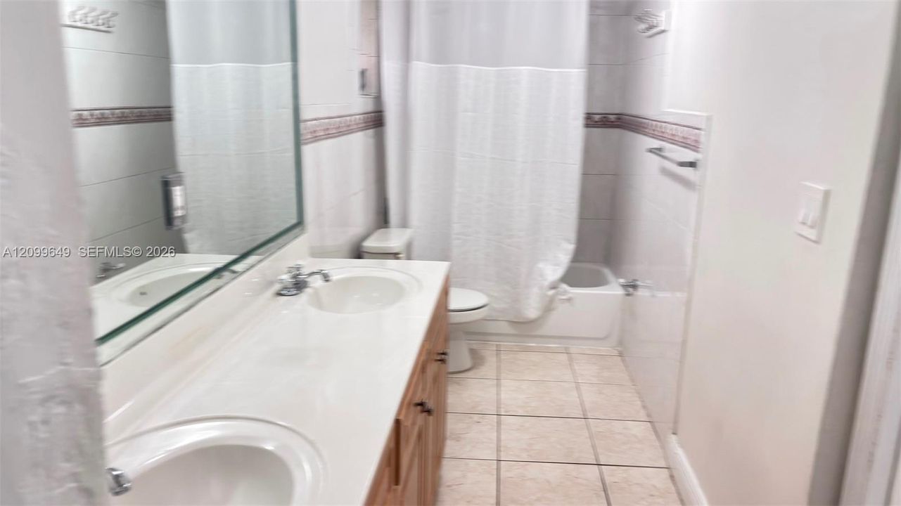 В аренду: $1,850 (1 спален, 1 ванн, 1050 Квадратных фут)