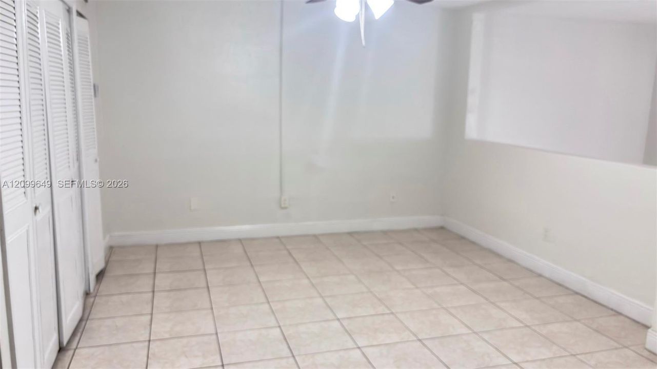 В аренду: $1,850 (1 спален, 1 ванн, 1050 Квадратных фут)