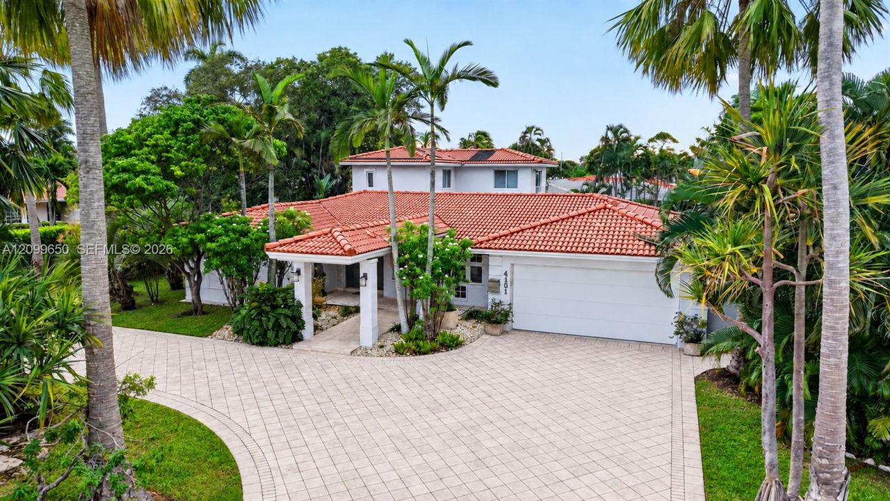 For Rent: $10,000 (5 beds, 3 baths, 2948 Square Feet)
