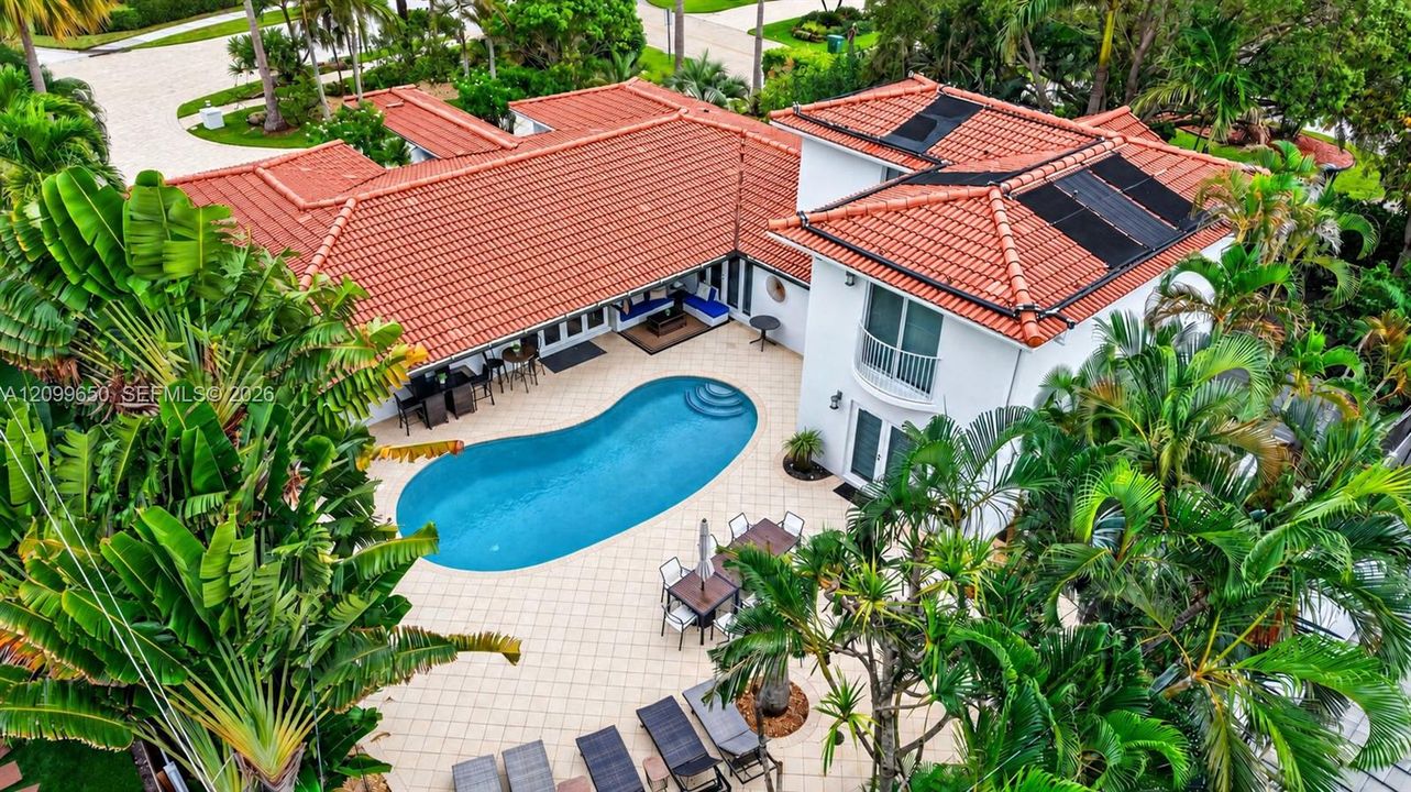 For Rent: $10,000 (5 beds, 3 baths, 2948 Square Feet)