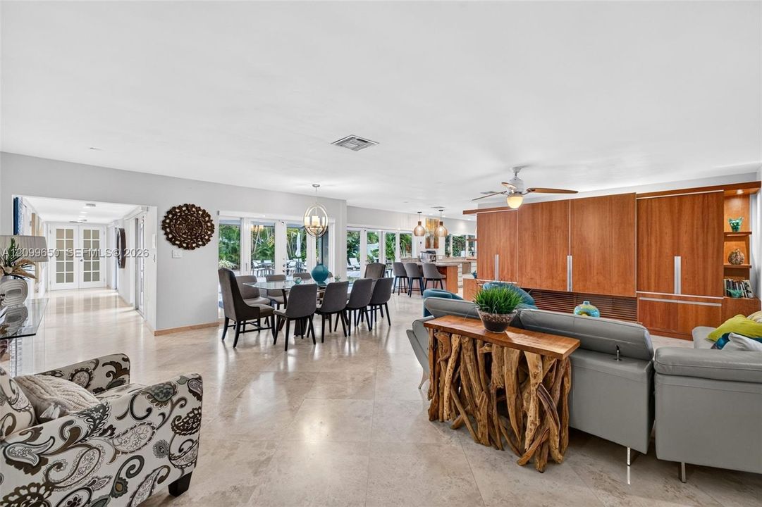 For Rent: $10,000 (5 beds, 3 baths, 2948 Square Feet)