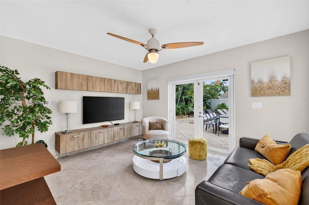 For Rent: $10,000 (5 beds, 3 baths, 2948 Square Feet)