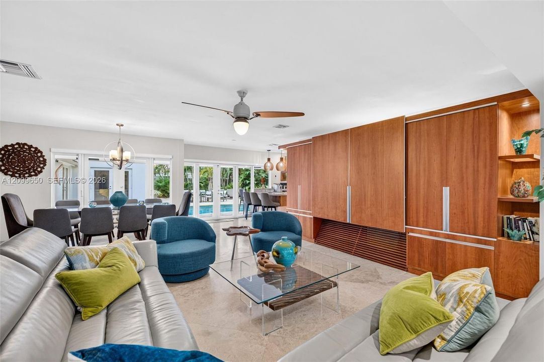 For Rent: $10,000 (5 beds, 3 baths, 2948 Square Feet)