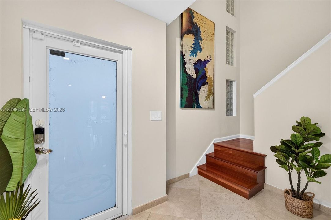 For Rent: $10,000 (5 beds, 3 baths, 2948 Square Feet)