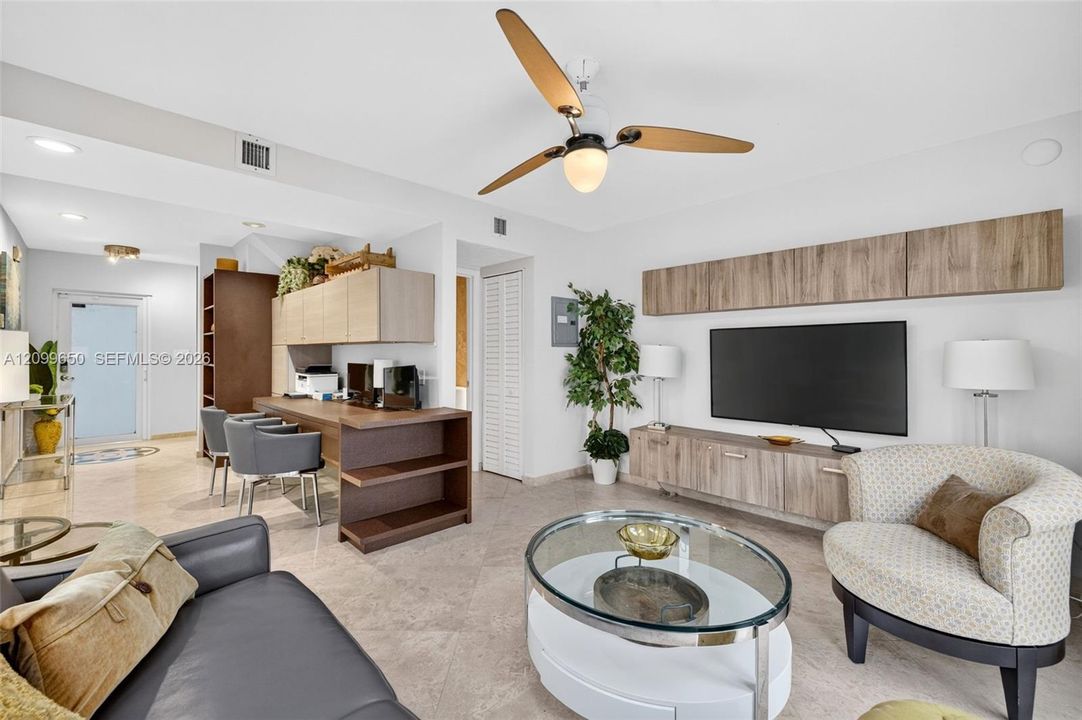 For Rent: $10,000 (5 beds, 3 baths, 2948 Square Feet)