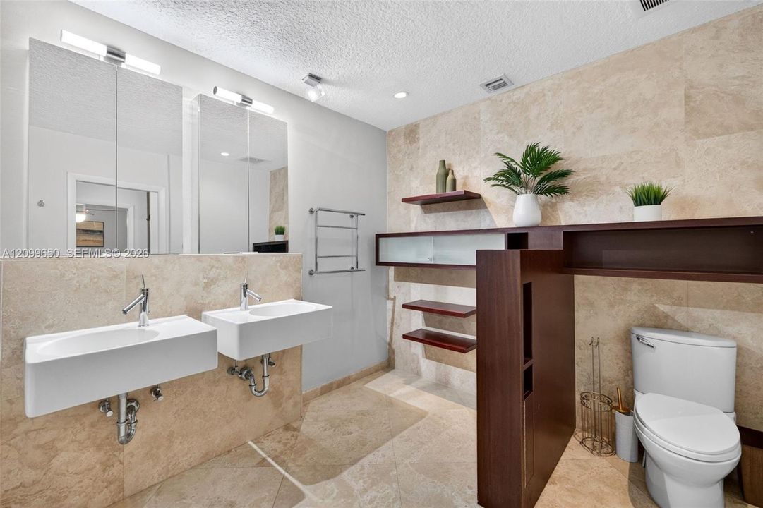 For Rent: $10,000 (5 beds, 3 baths, 2948 Square Feet)