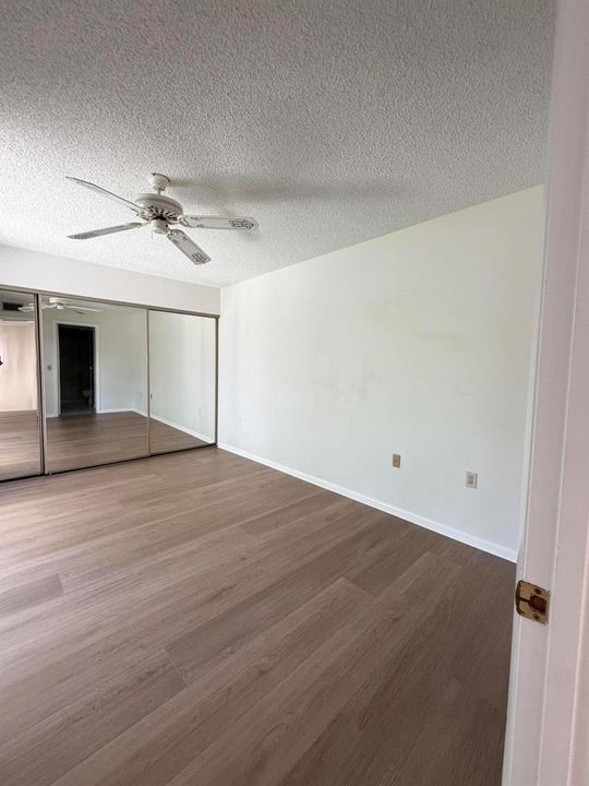 2ND BEDROOM TO CLOSET