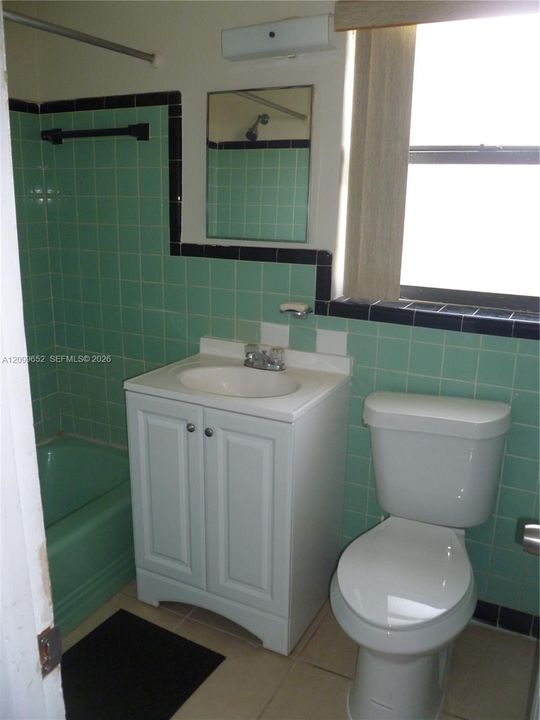 В аренду: $2,400 (2 спален, 1 ванн, 884 Квадратных фут)