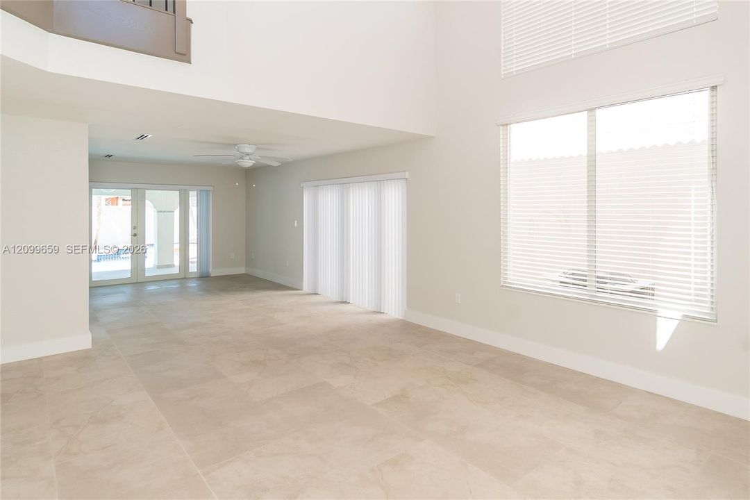 В аренду: $4,695 (3 спален, 2 ванн, 2068 Квадратных фут)