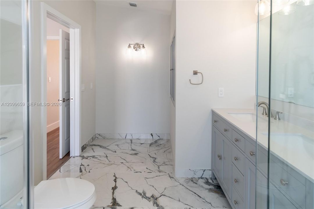 В аренду: $4,695 (3 спален, 2 ванн, 2068 Квадратных фут)