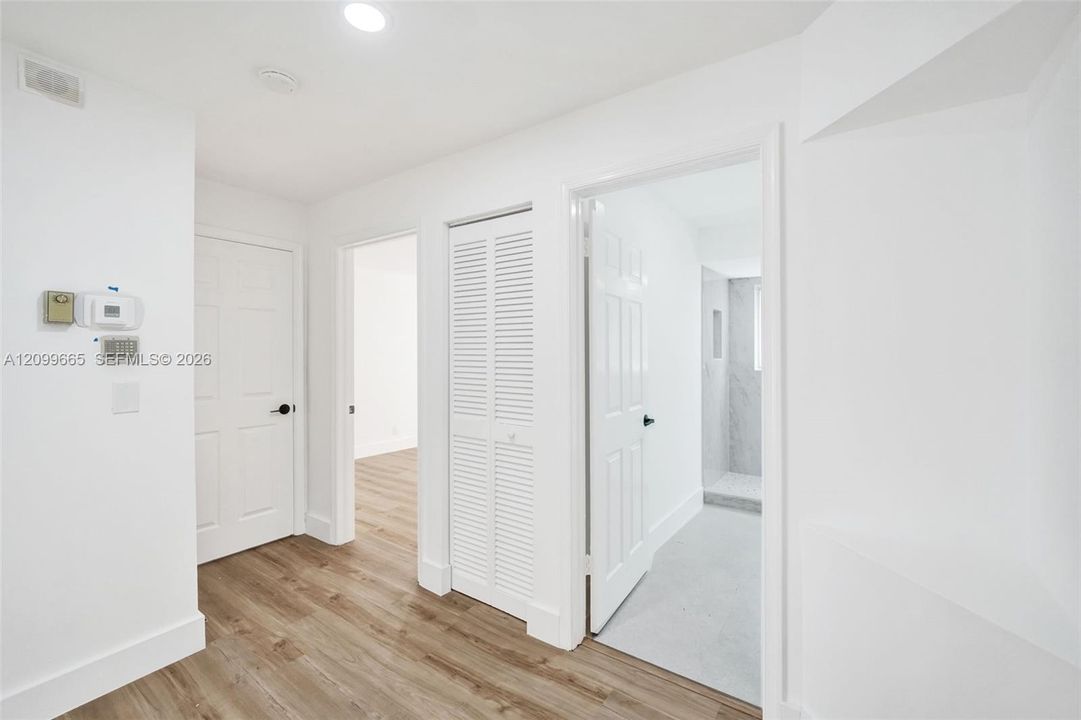 Под контрактом: $649,900 (3 спален, 2 ванн, 1558 Квадратных фут)