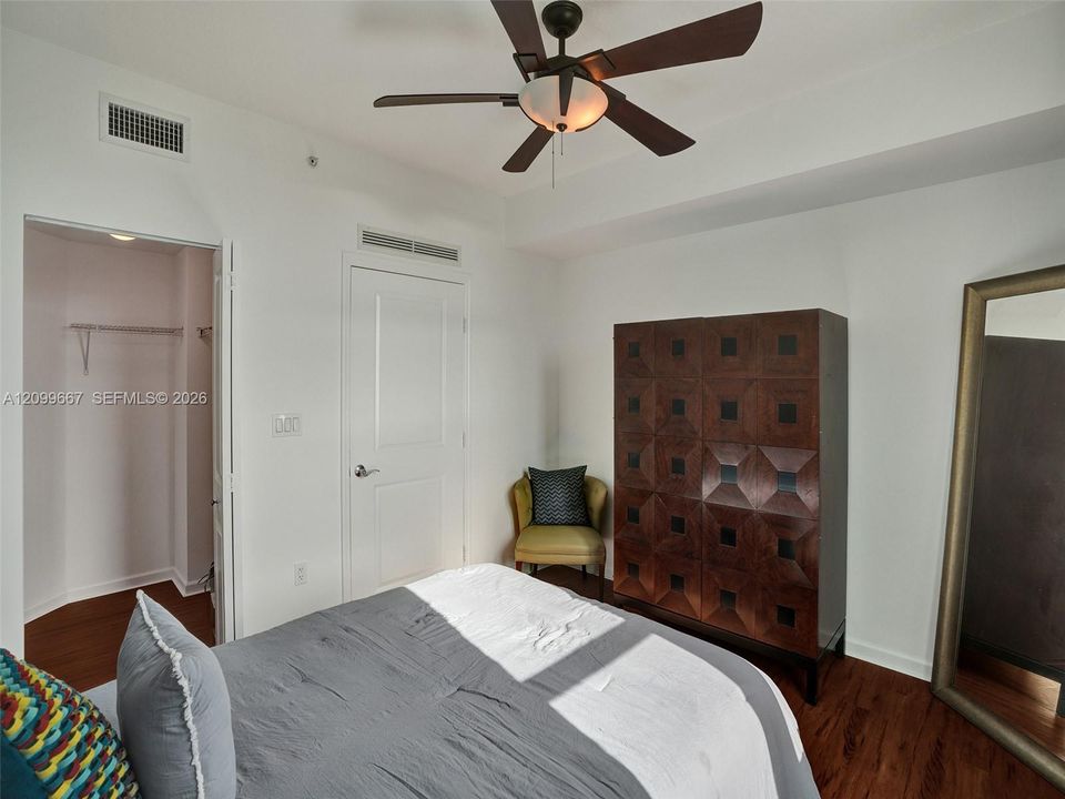 В аренду: $3,300 (2 спален, 2 ванн, 1251 Квадратных фут)