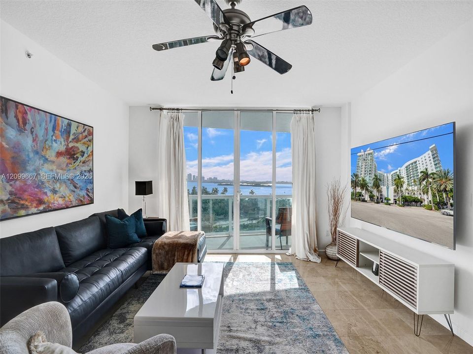 В аренду: $3,300 (2 спален, 2 ванн, 1251 Квадратных фут)