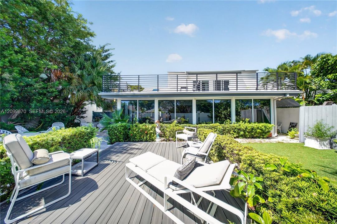 En Venta: $800,000 (4 camas, 2 baños, 2699 Pies cuadrados)
