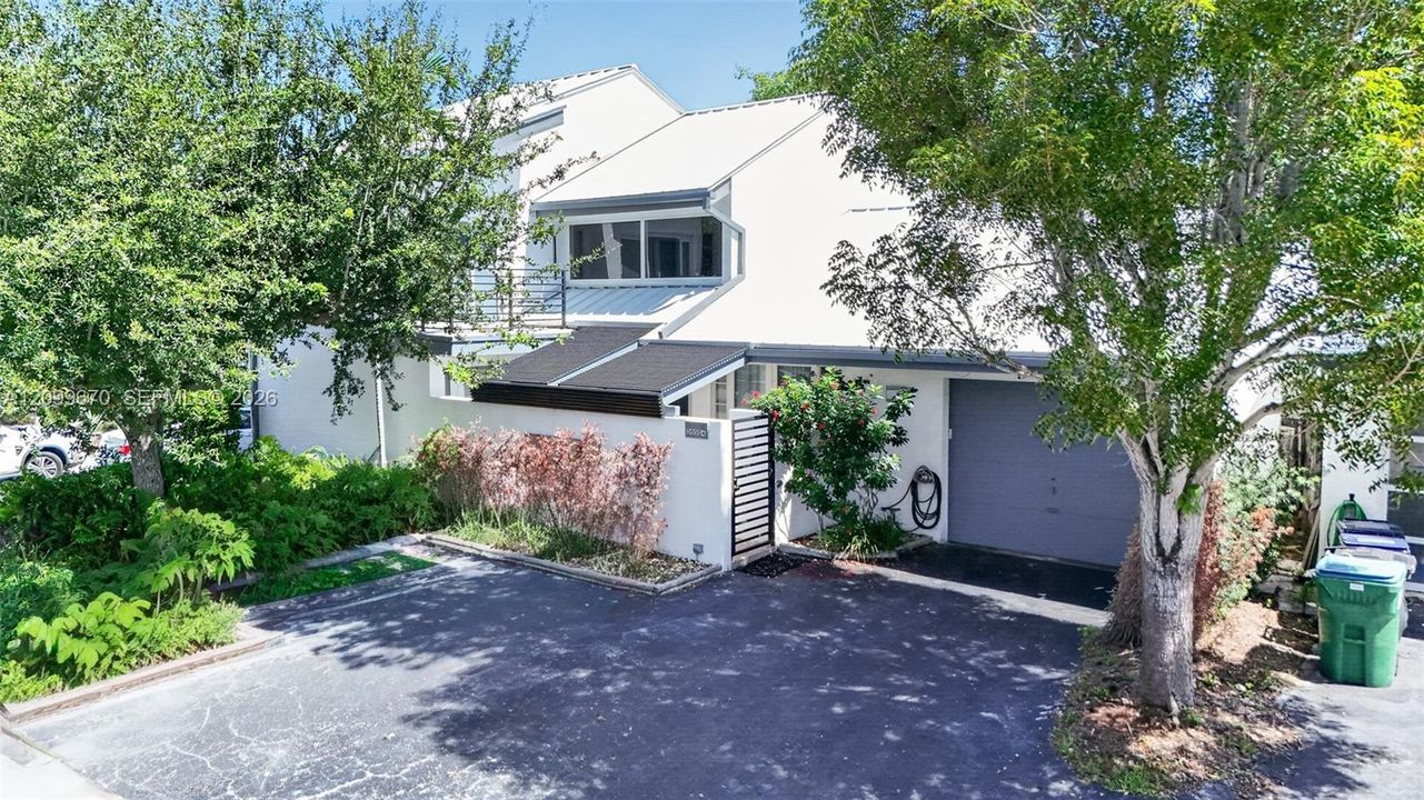 En Venta: $800,000 (4 camas, 2 baños, 2699 Pies cuadrados)