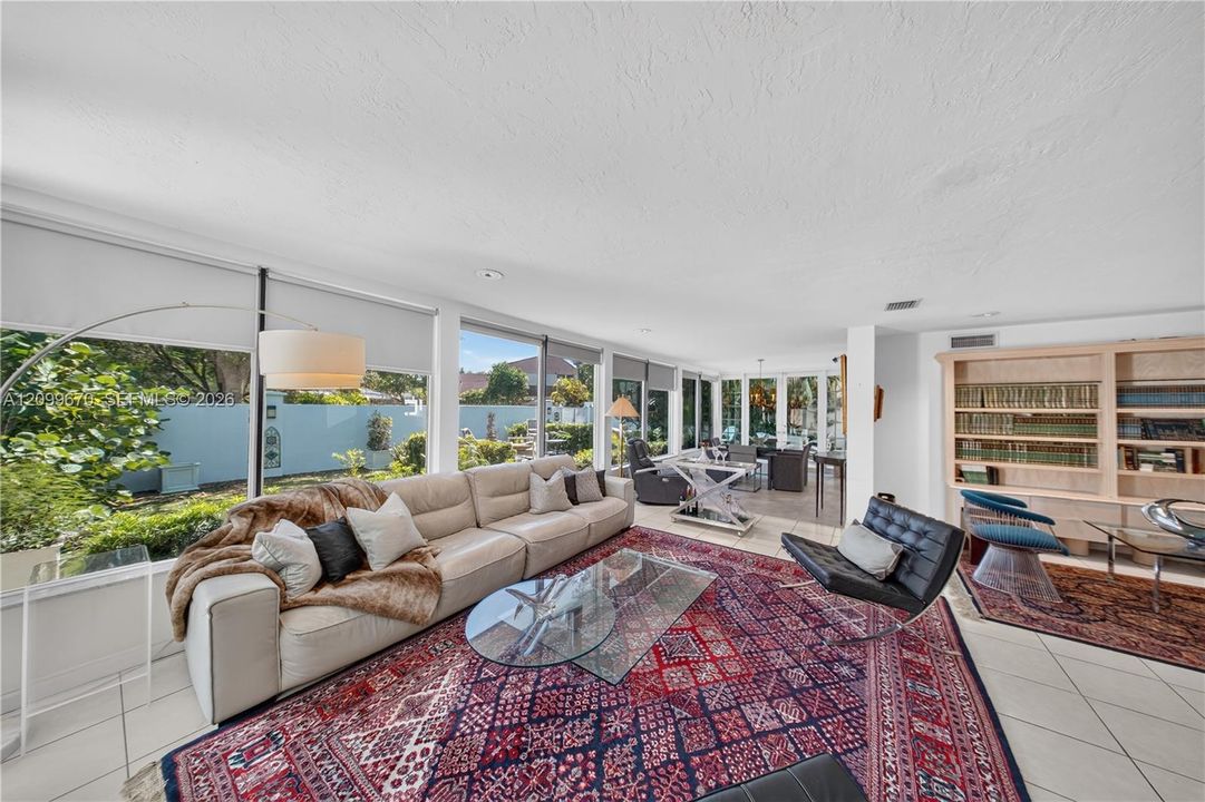 one living entertaining area