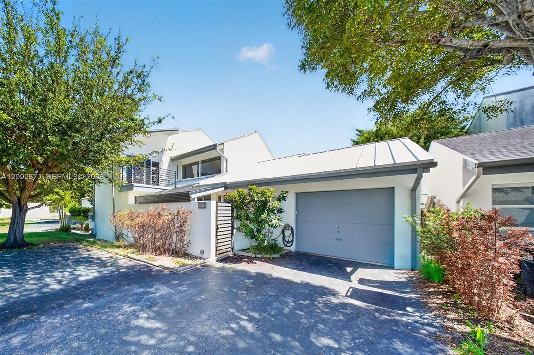 En Venta: $800,000 (4 camas, 2 baños, 2699 Pies cuadrados)