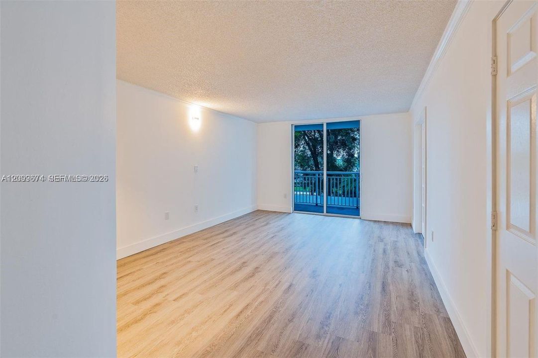 For Rent: $2,200 (2 beds, 2 baths, 760 Square Feet)