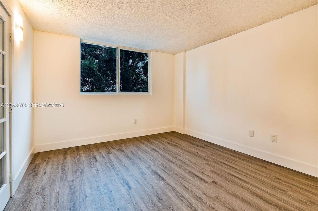For Rent: $2,200 (2 beds, 2 baths, 760 Square Feet)