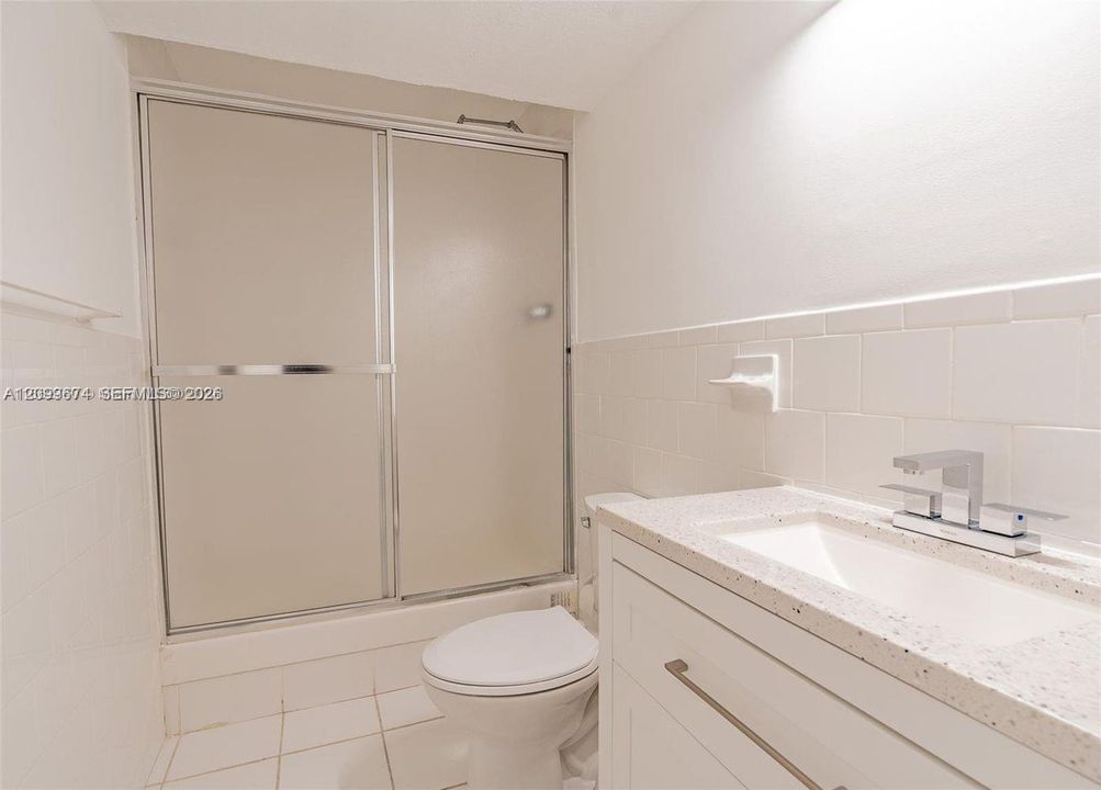 For Rent: $2,200 (2 beds, 2 baths, 760 Square Feet)