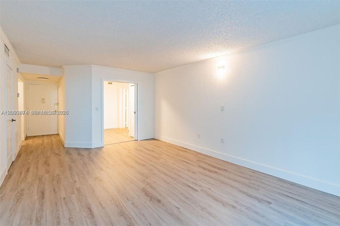 For Rent: $2,200 (2 beds, 2 baths, 760 Square Feet)