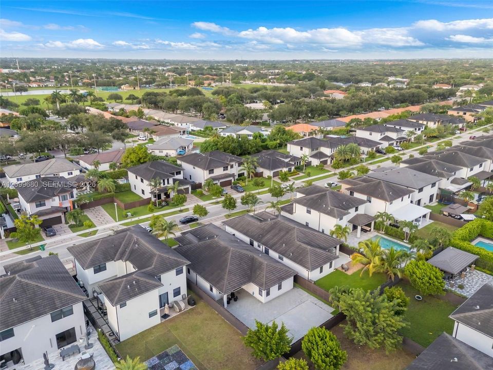 На продажу: $1,175,000 (3 спален, 2 ванн, 2196 Квадратных фут)