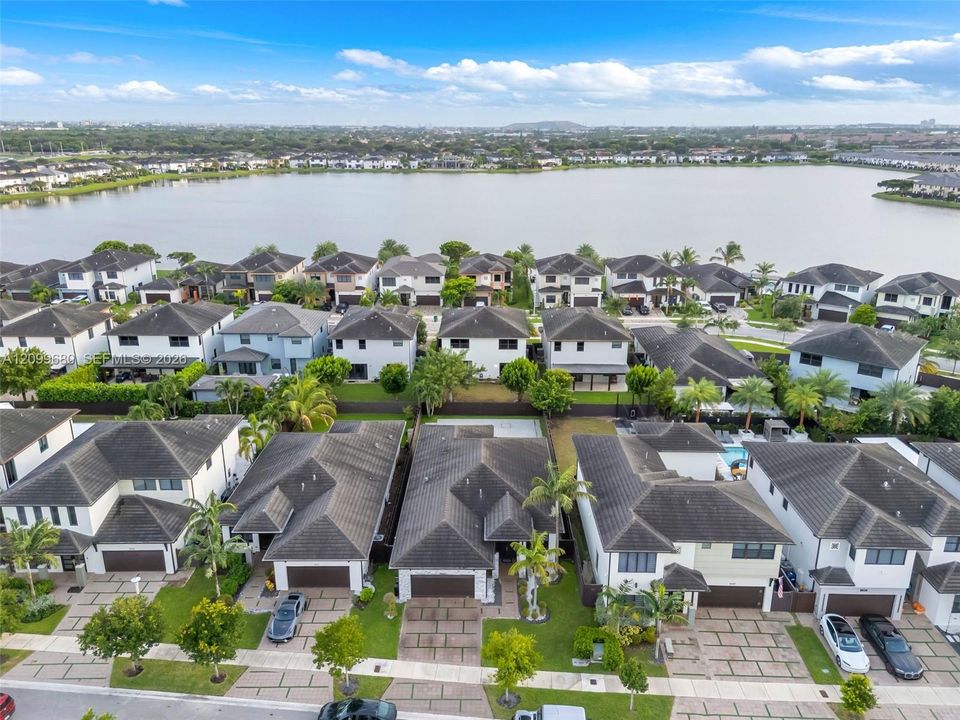 На продажу: $1,175,000 (3 спален, 2 ванн, 2196 Квадратных фут)