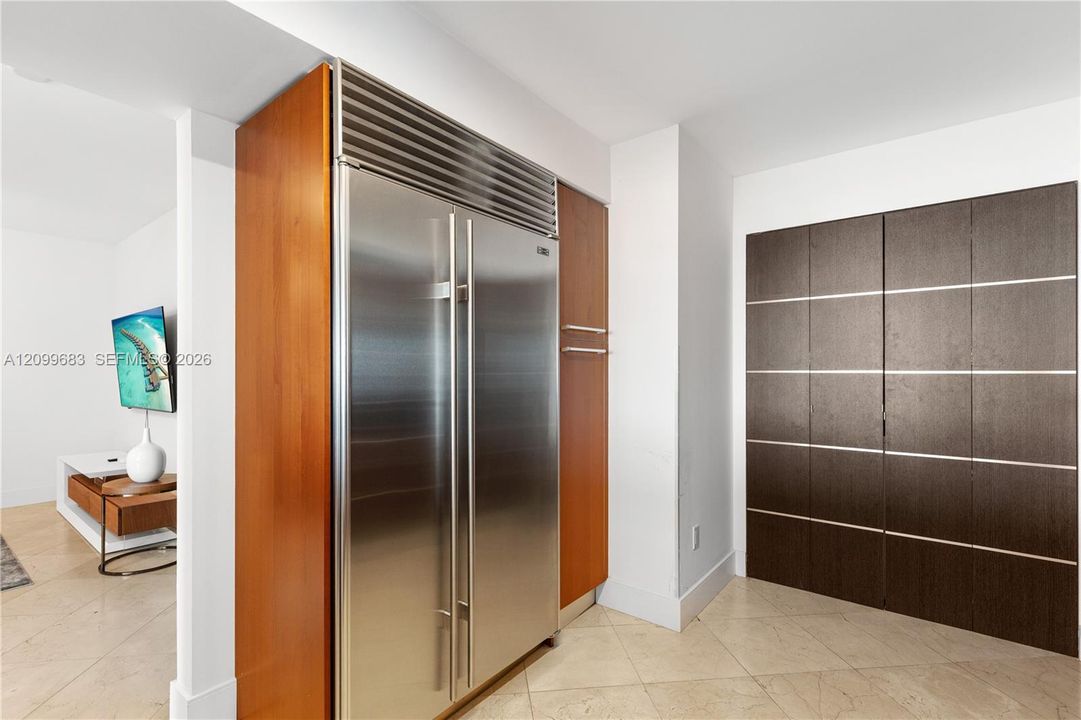 В аренду: $8,900 (2 спален, 3 ванн, 1730 Квадратных фут)