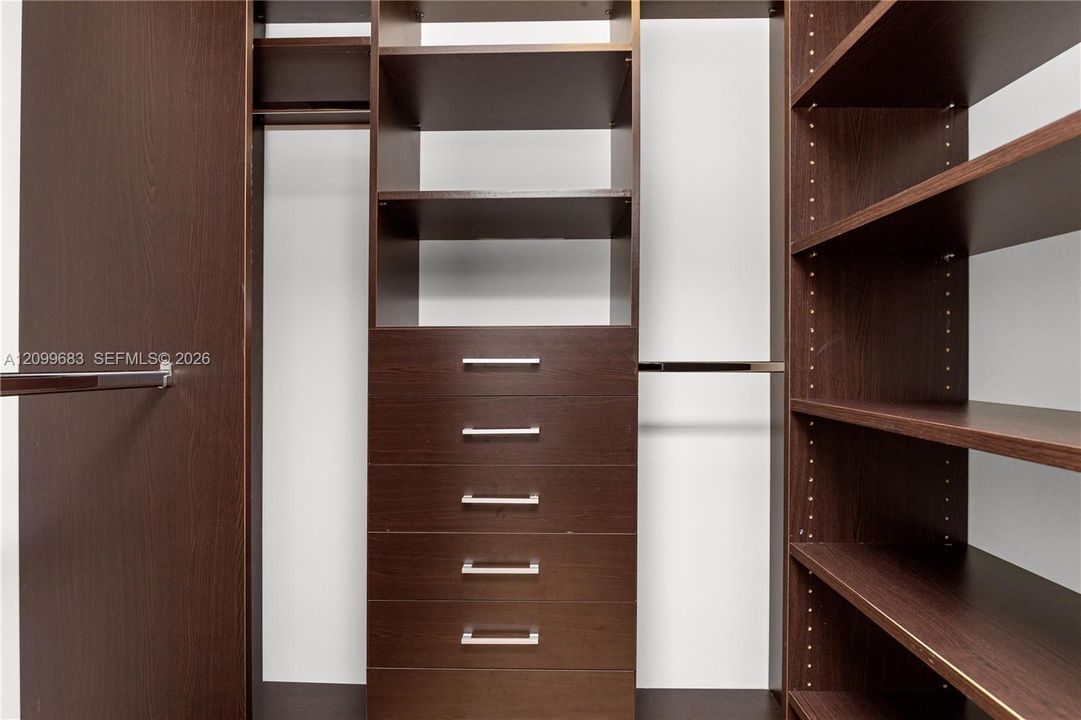 В аренду: $8,900 (2 спален, 3 ванн, 1730 Квадратных фут)